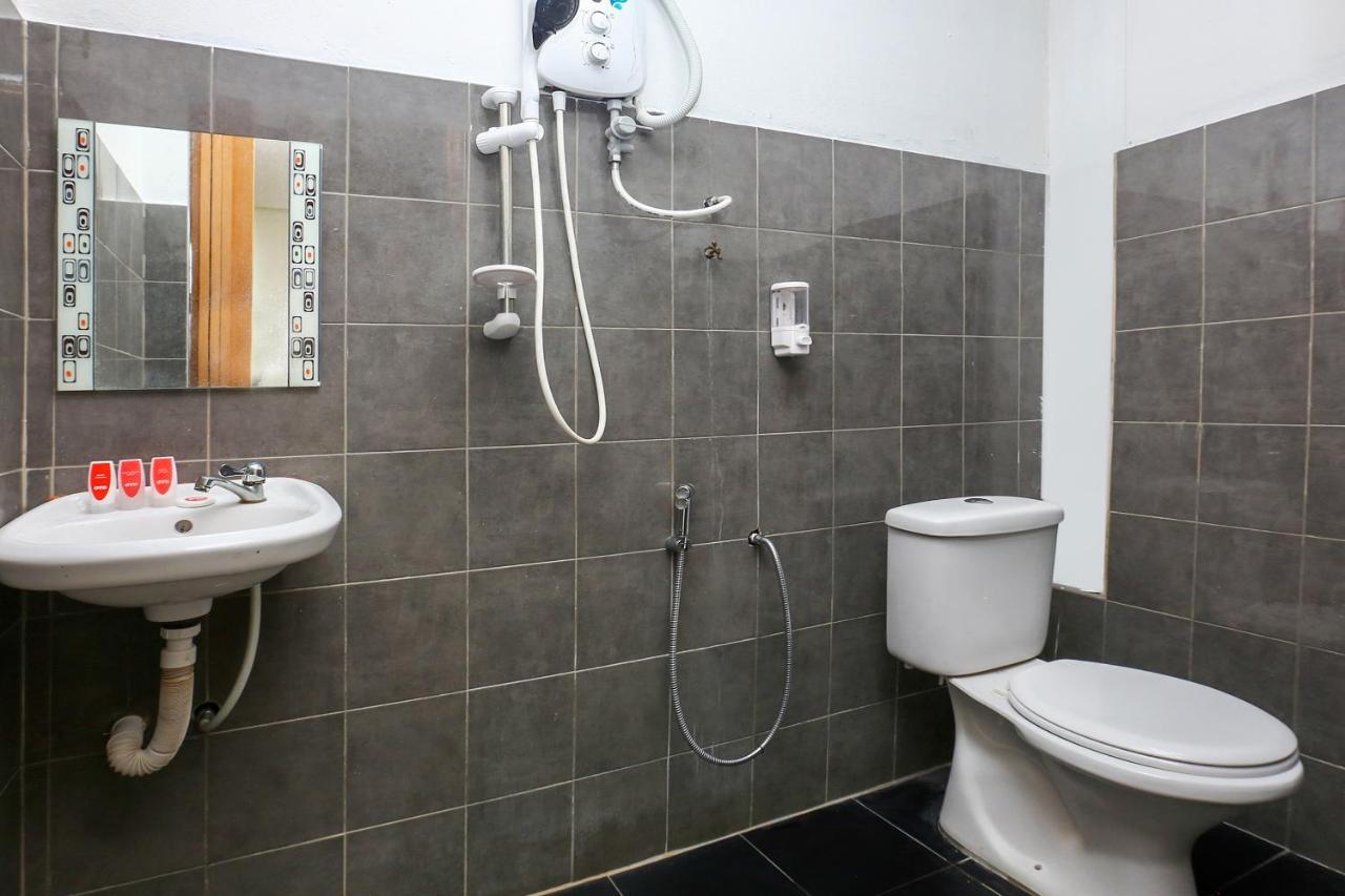 Oyo 717 Mr J Hotel Wakaf Che Yeh 2 Екстер'єр фото