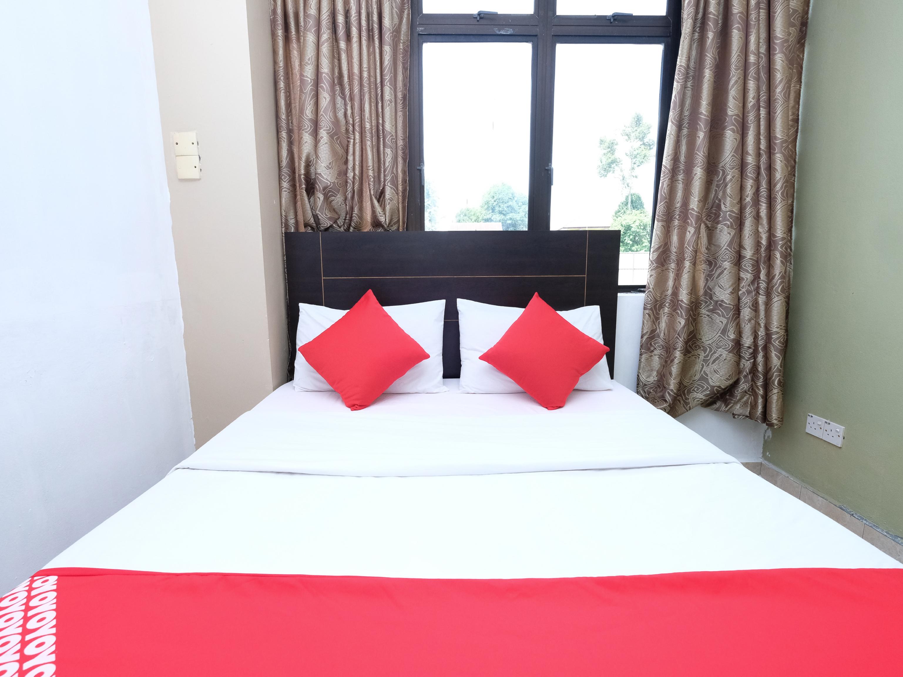 Oyo 717 Mr J Hotel Wakaf Che Yeh 2 Екстер'єр фото