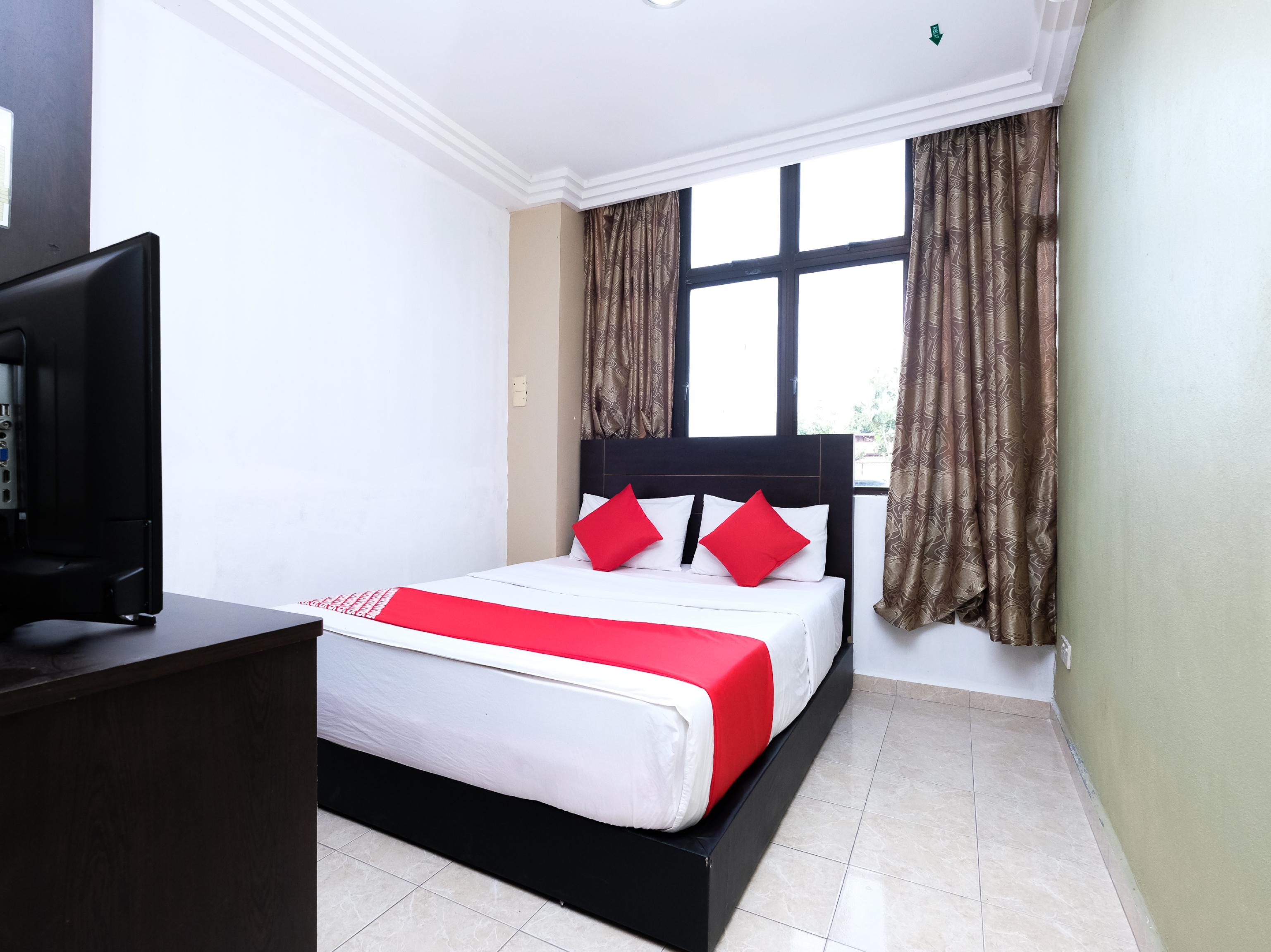 Oyo 717 Mr J Hotel Wakaf Che Yeh 2 Екстер'єр фото