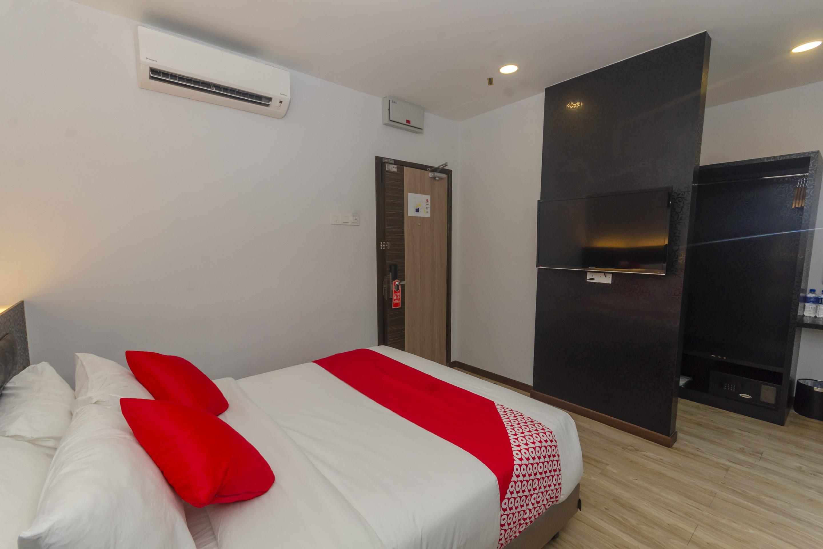 Oyo 717 Mr J Hotel Wakaf Che Yeh 2 Екстер'єр фото