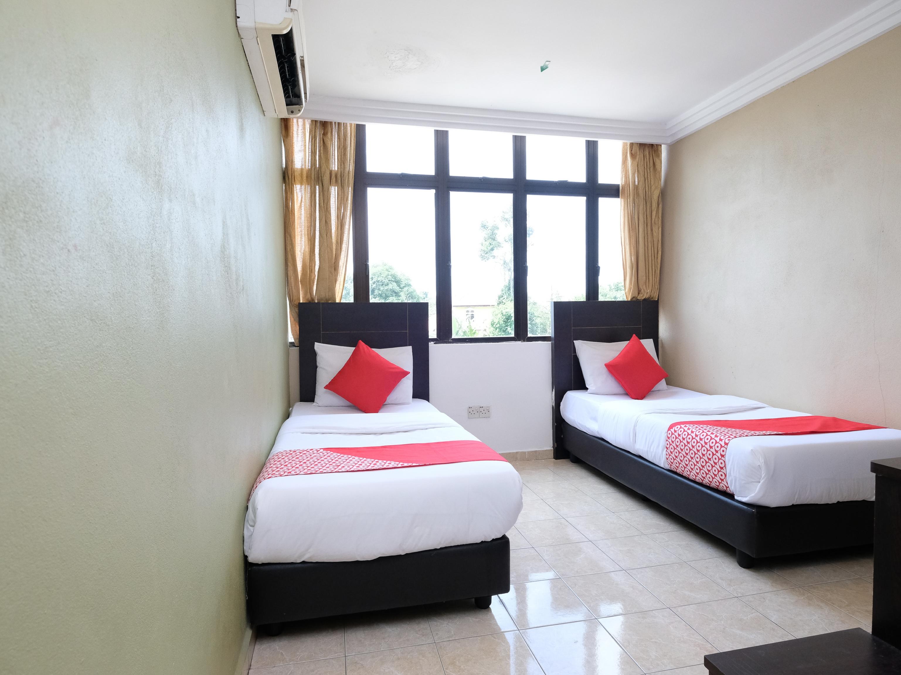 Oyo 717 Mr J Hotel Wakaf Che Yeh 2 Екстер'єр фото