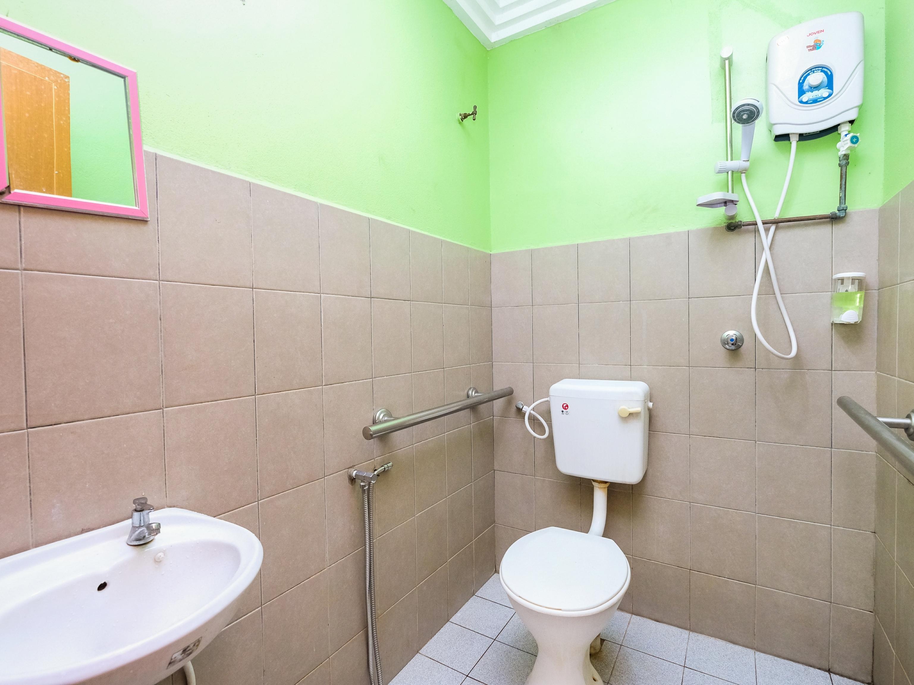 Oyo 717 Mr J Hotel Wakaf Che Yeh 2 Екстер'єр фото