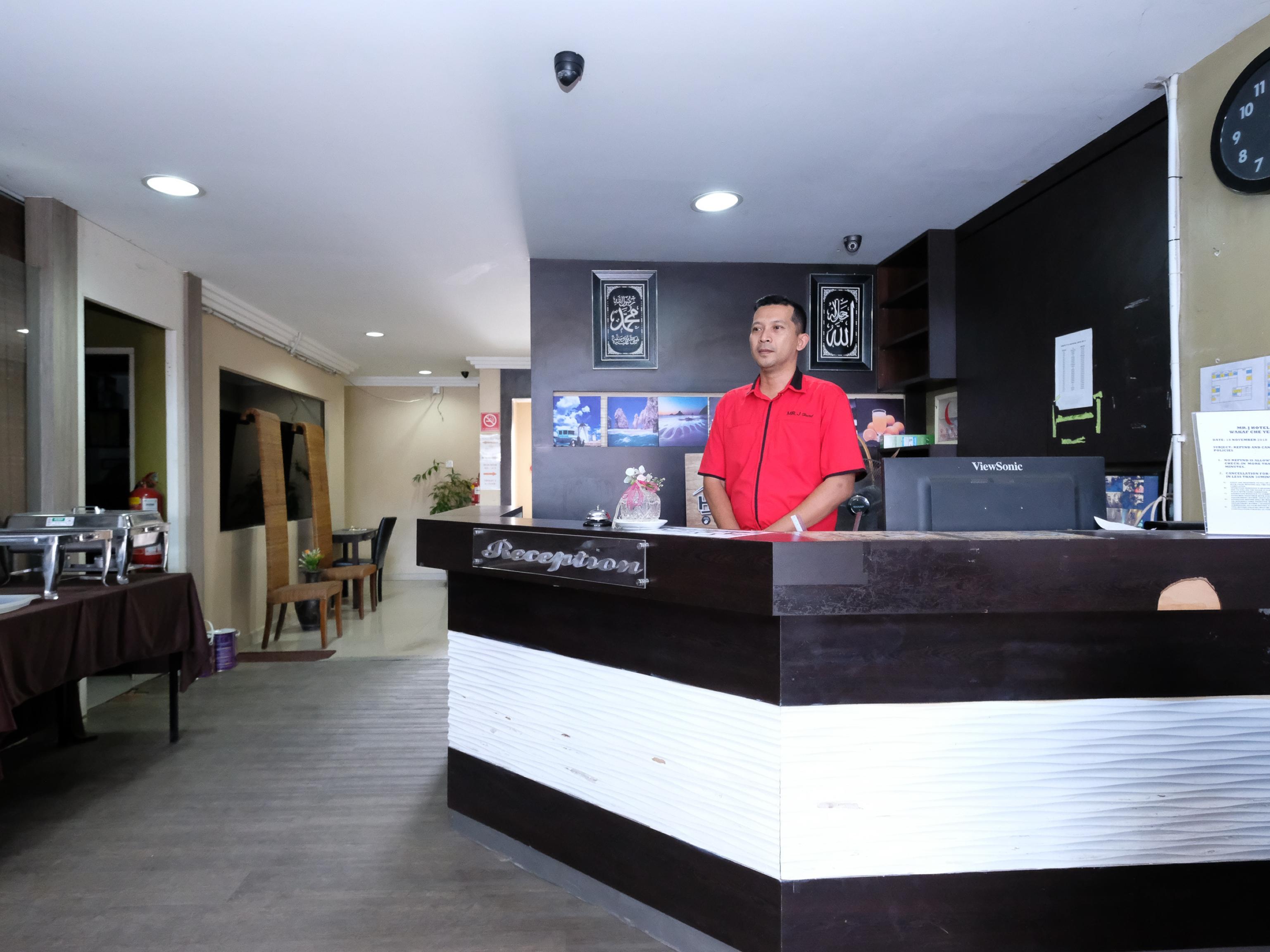 Oyo 717 Mr J Hotel Wakaf Che Yeh 2 Екстер'єр фото